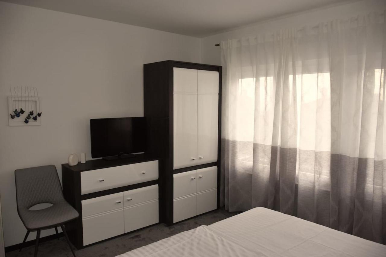 Apartment With Heated Pool, Villa Regina Póla Kültér fotó